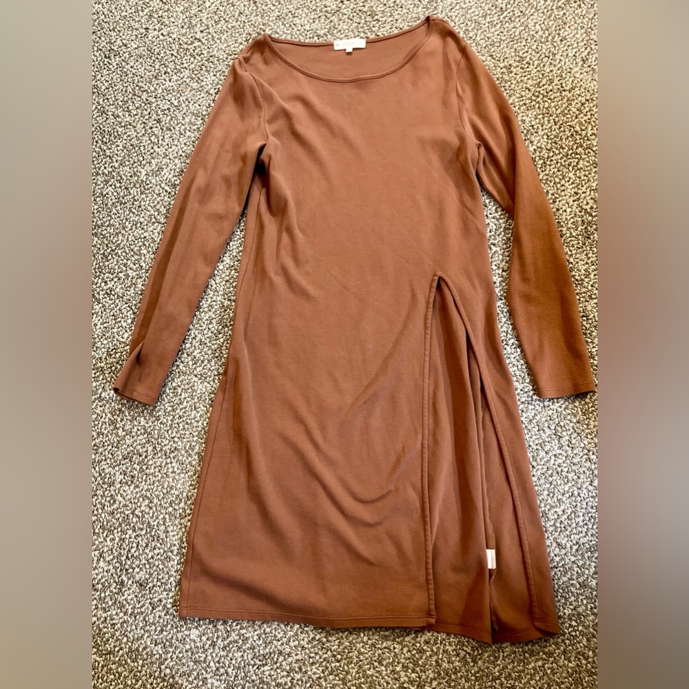 Indigenous long tee shirt with split